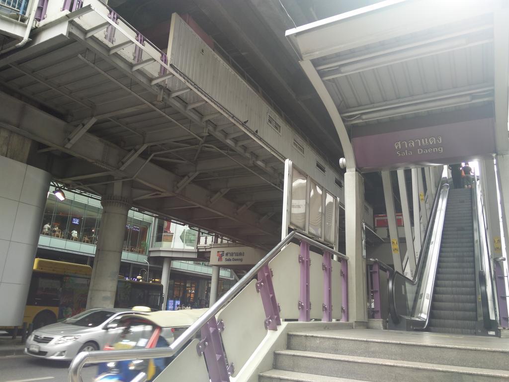 Pula Silom Hotel Bangkok Luaran gambar