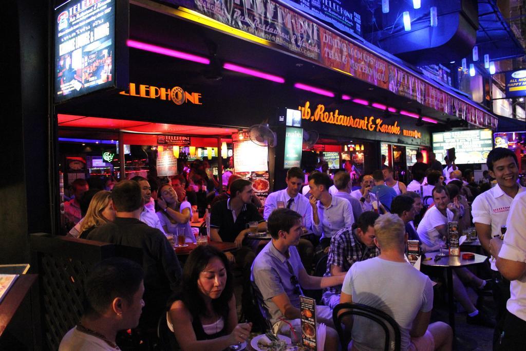 Pula Silom Hotel Bangkok Luaran gambar