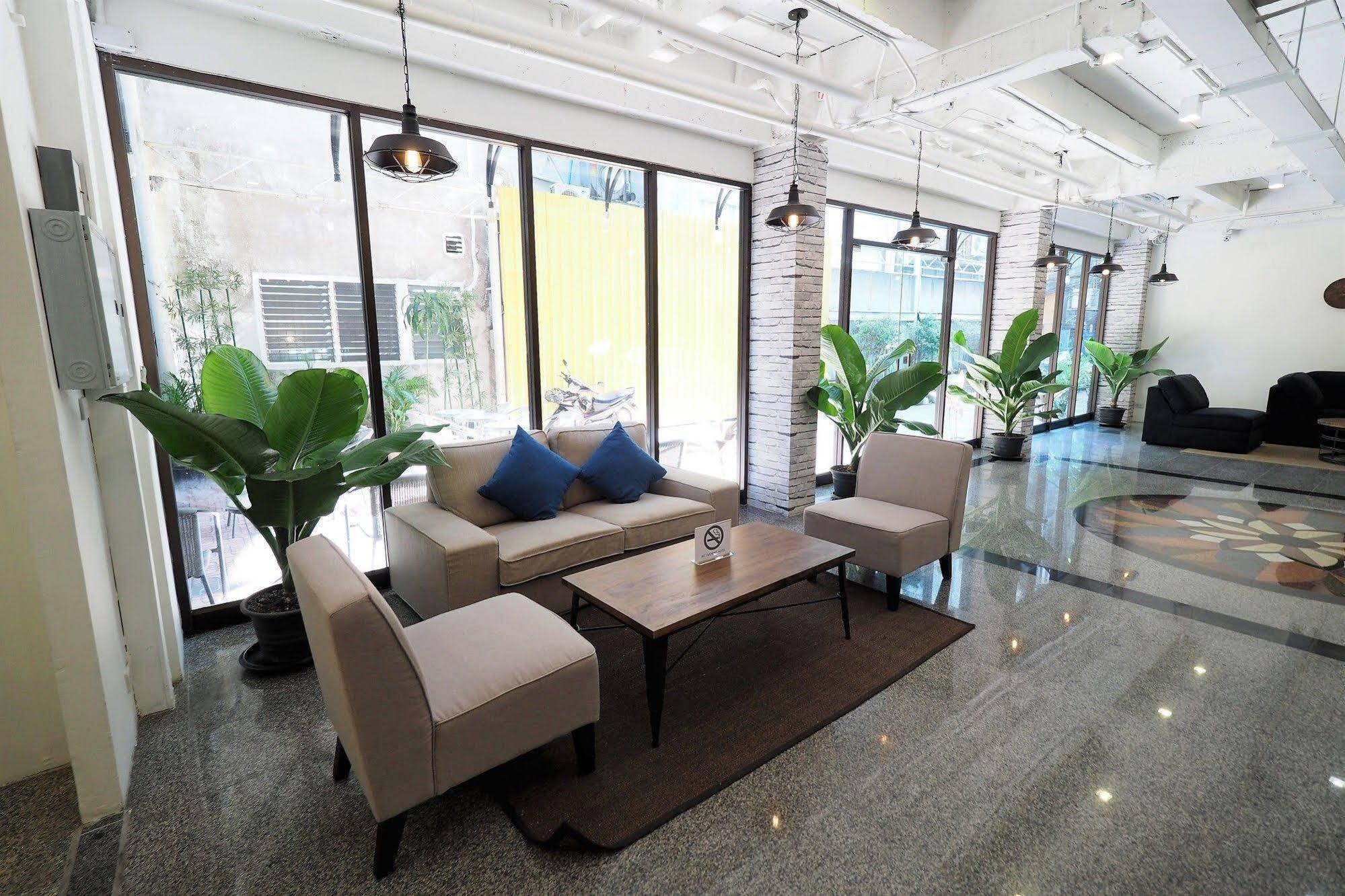 Pula Silom Hotel Bangkok Luaran gambar
